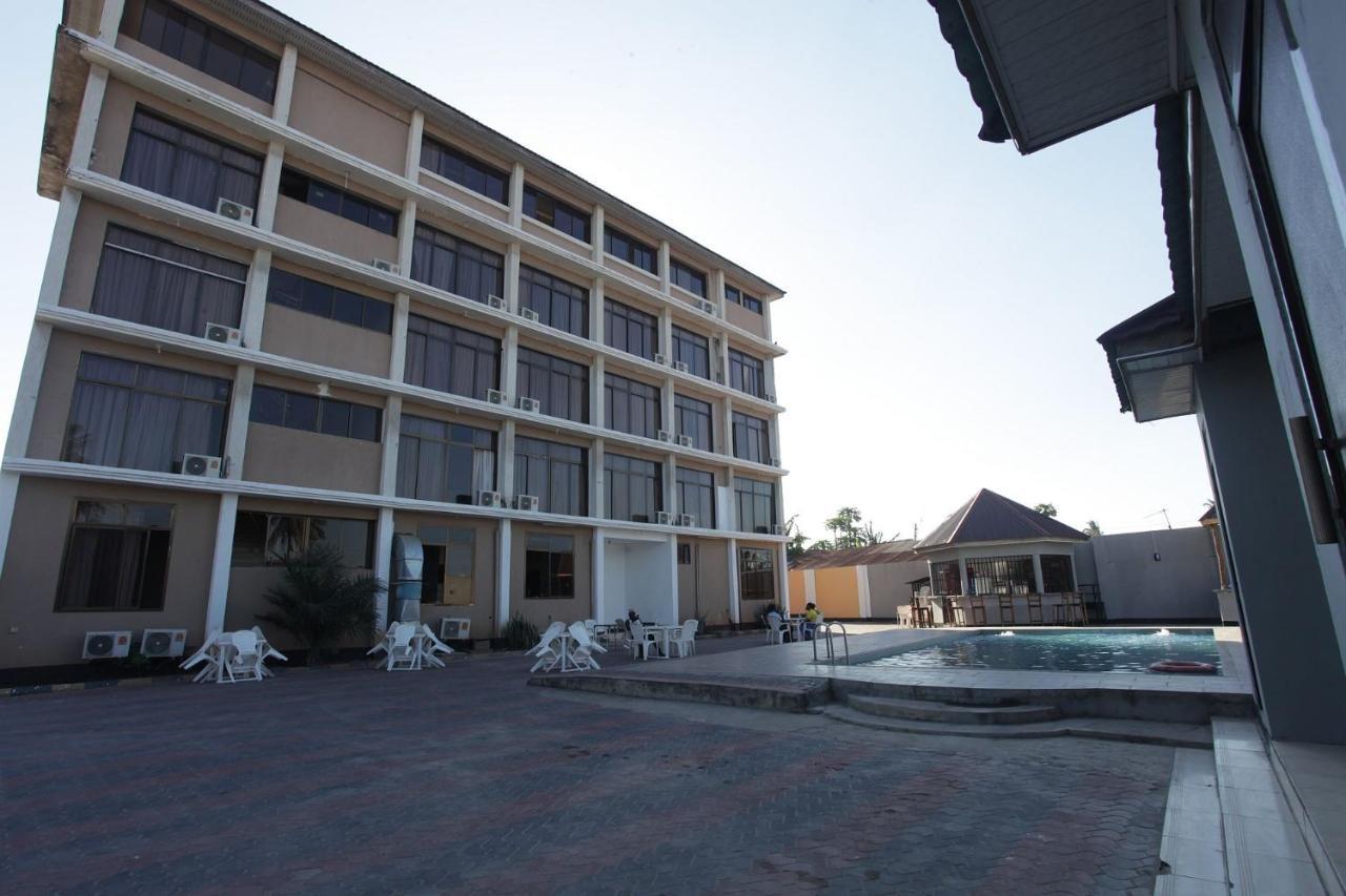 Hotreef Airport Hotel Dar es Salaam Exterior photo